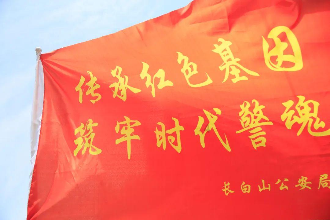 如果闺蜜坠入爱河了怎么办呢？