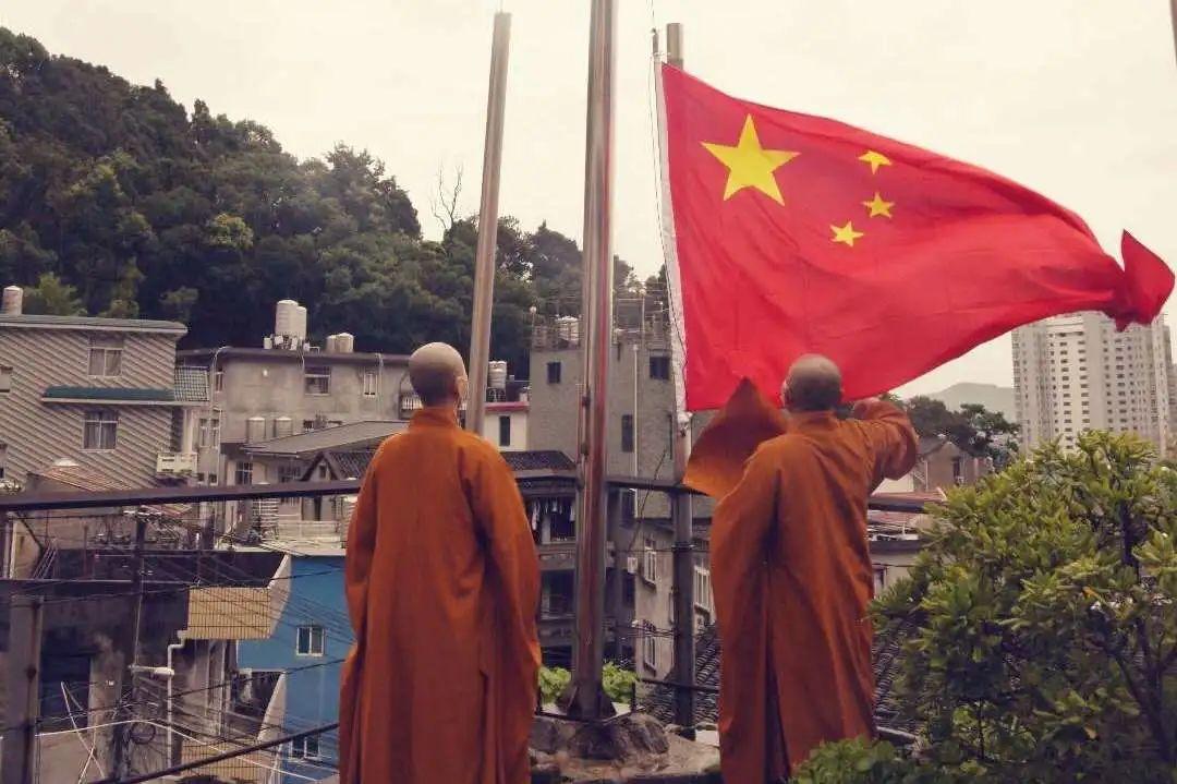 尘埃3