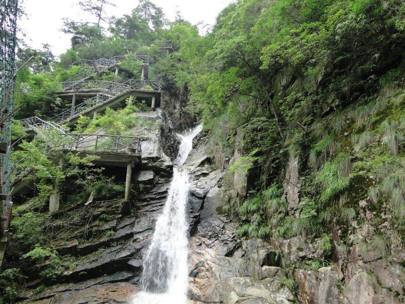 瑞丽医美(02135.HK)授出4863万份购股权
